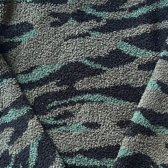 Barefoot Dreams Camouflage Crew Neck Sweater - Picture 6 of 8